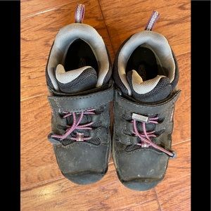 Kids Keen Hiking shoes (11)